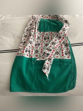 Women’s Green and White Floral Half Apron